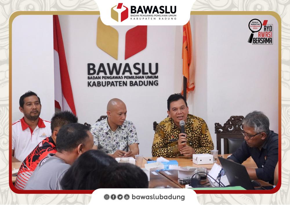 Maraknya APS dimasa Pencalonan, Bawaslu Badung kumpulkan jajaran Panwaslucam bahas Penanganan