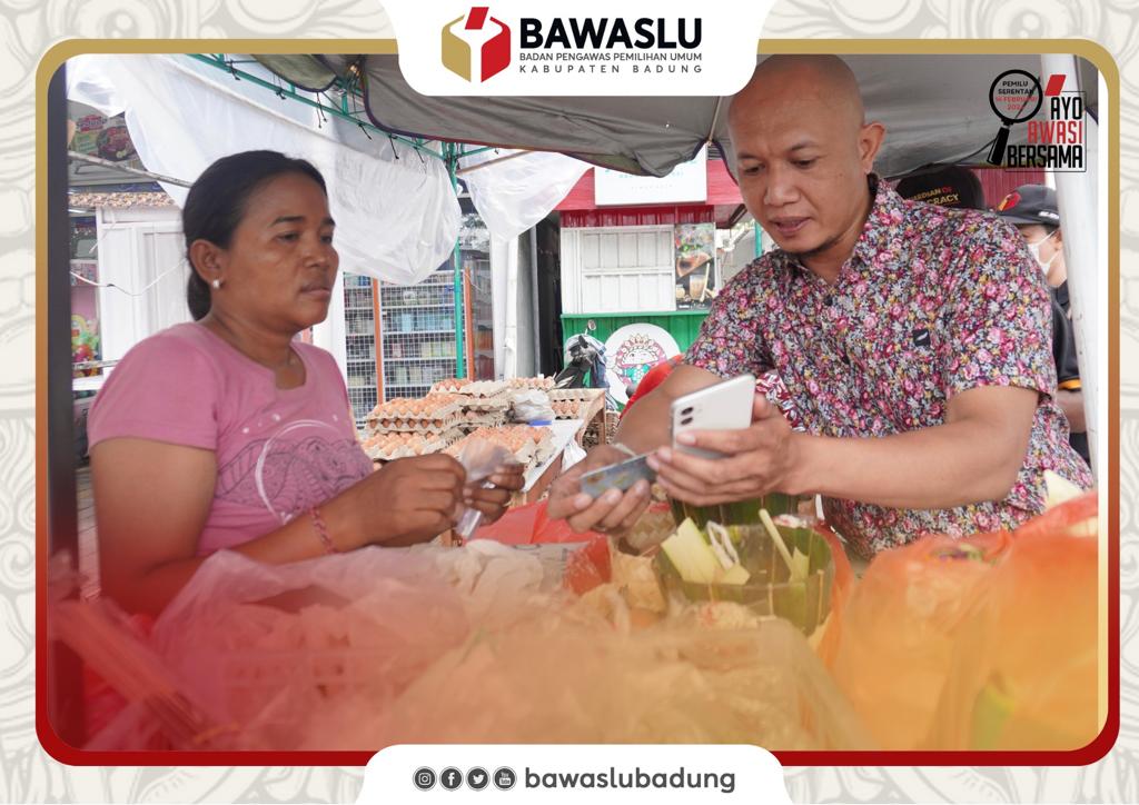 Kawal Hak Pilih Warga, Bawaslu Badung Telusur Pedagang di Jalan Dalung Permai