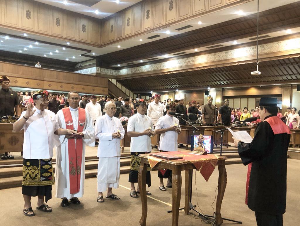 RAPAT PARIPURNA ISTIMEWA PERESMIAN PENGANGKATAN PIMPINAN DPRD KABUPATEN BADUNG