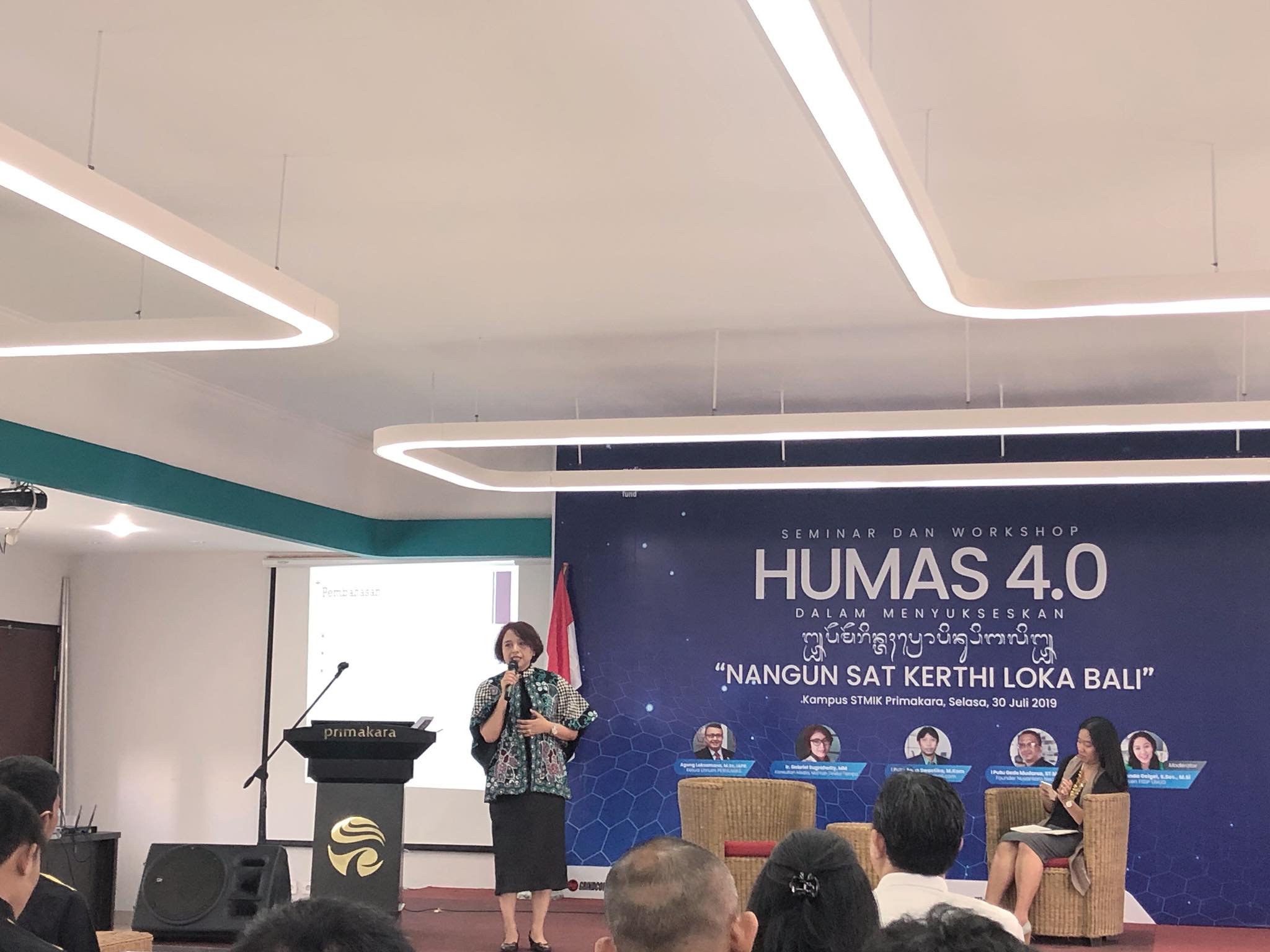 TIM HUMAS BAWASLU BADUNG MENGIKUTI SEMINAR DAN WORKSHOP HUMAS 4.0