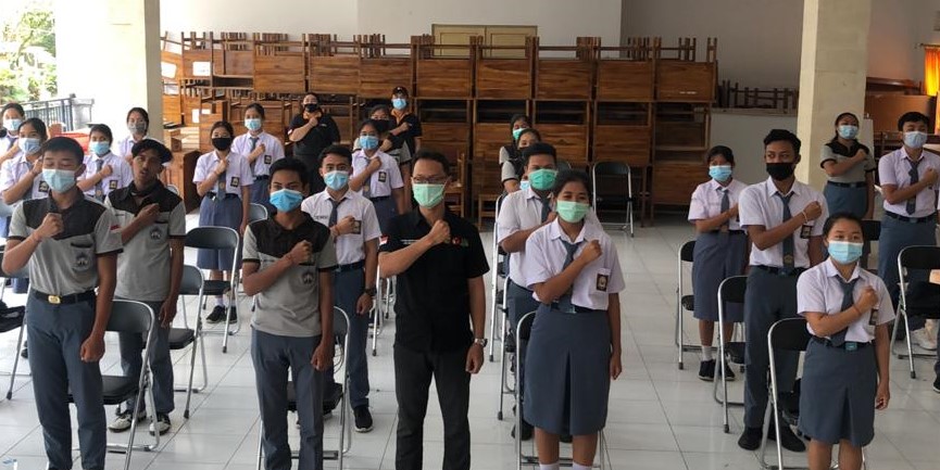 SOSIALISASI PEMILIH PEMULA DI SMAN 1 PETANG