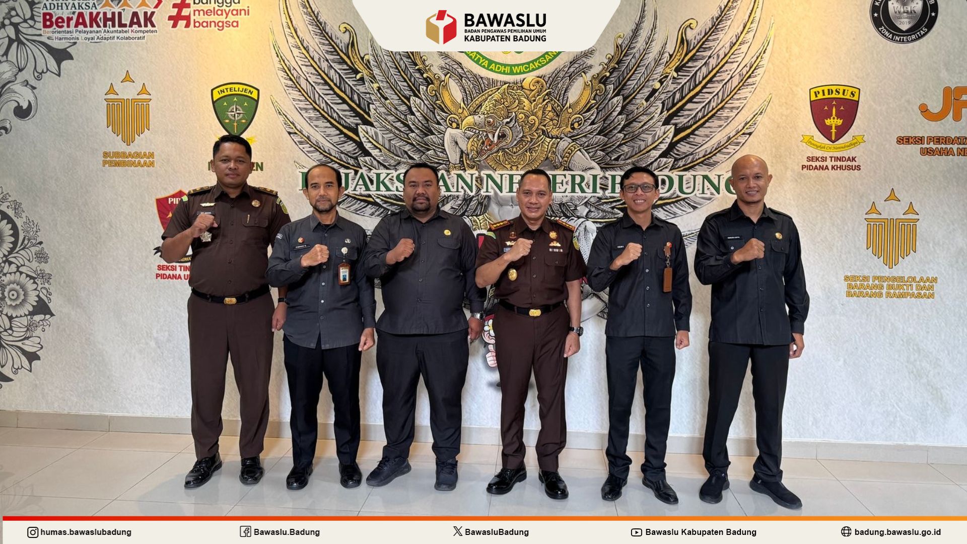 Foto Bersama Pimpinan Bawaslu Kabupaten Badung Bersama Kajari Badung