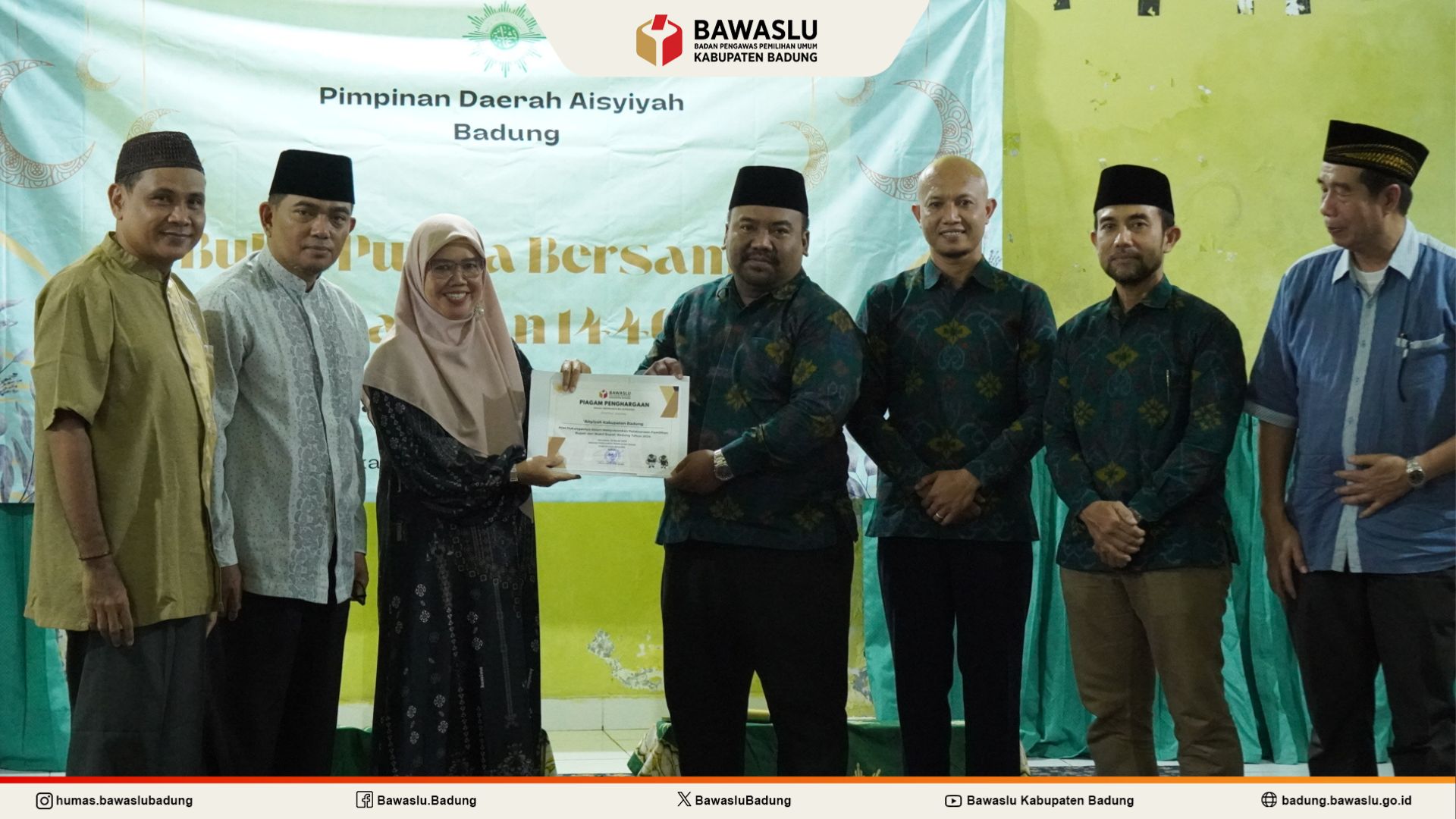 Foto Bawaslu Badung Berikan Penghargaan Kepada Aisyiyah Badung