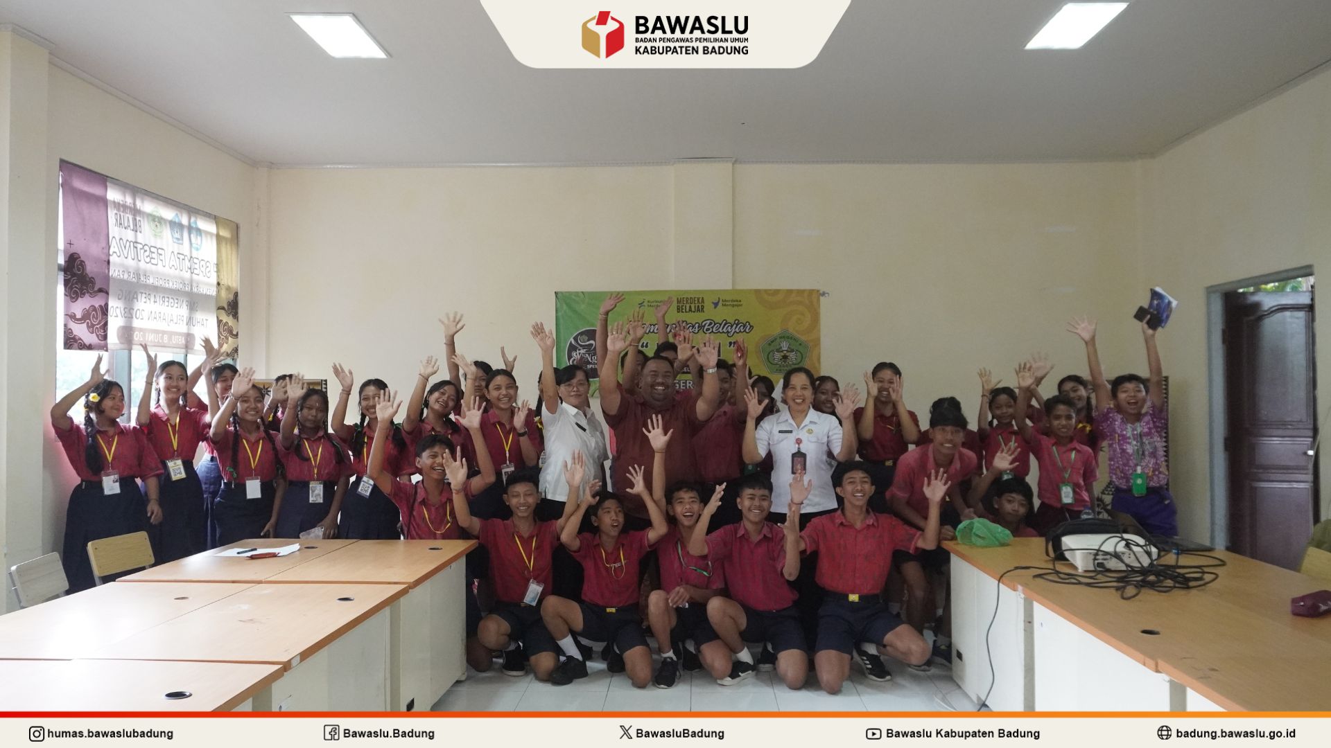 foto bersama siswa SMPN 4 Petang