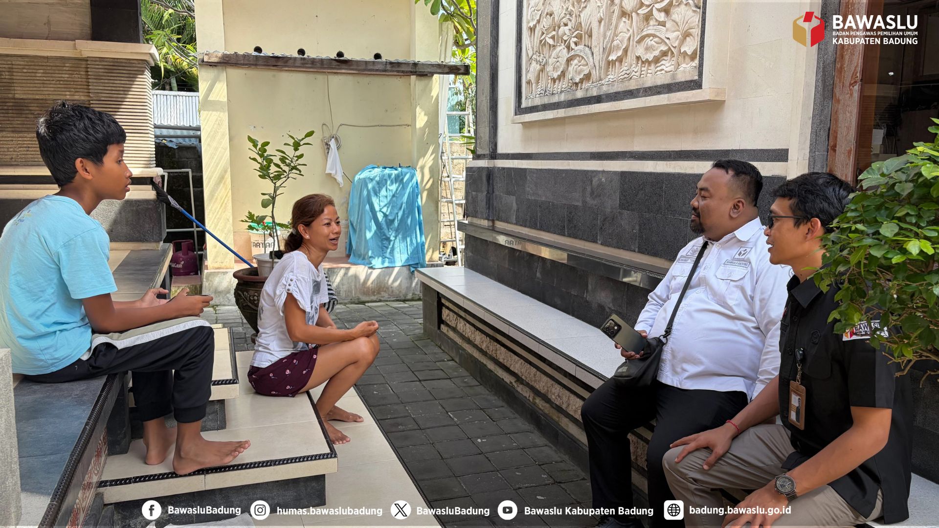 Anggota Bawaslu Badung, Rachmat Tamara melaksanakan Uji Petik PDPB di Wilayah Kuta, Rabu (29/7/2026)