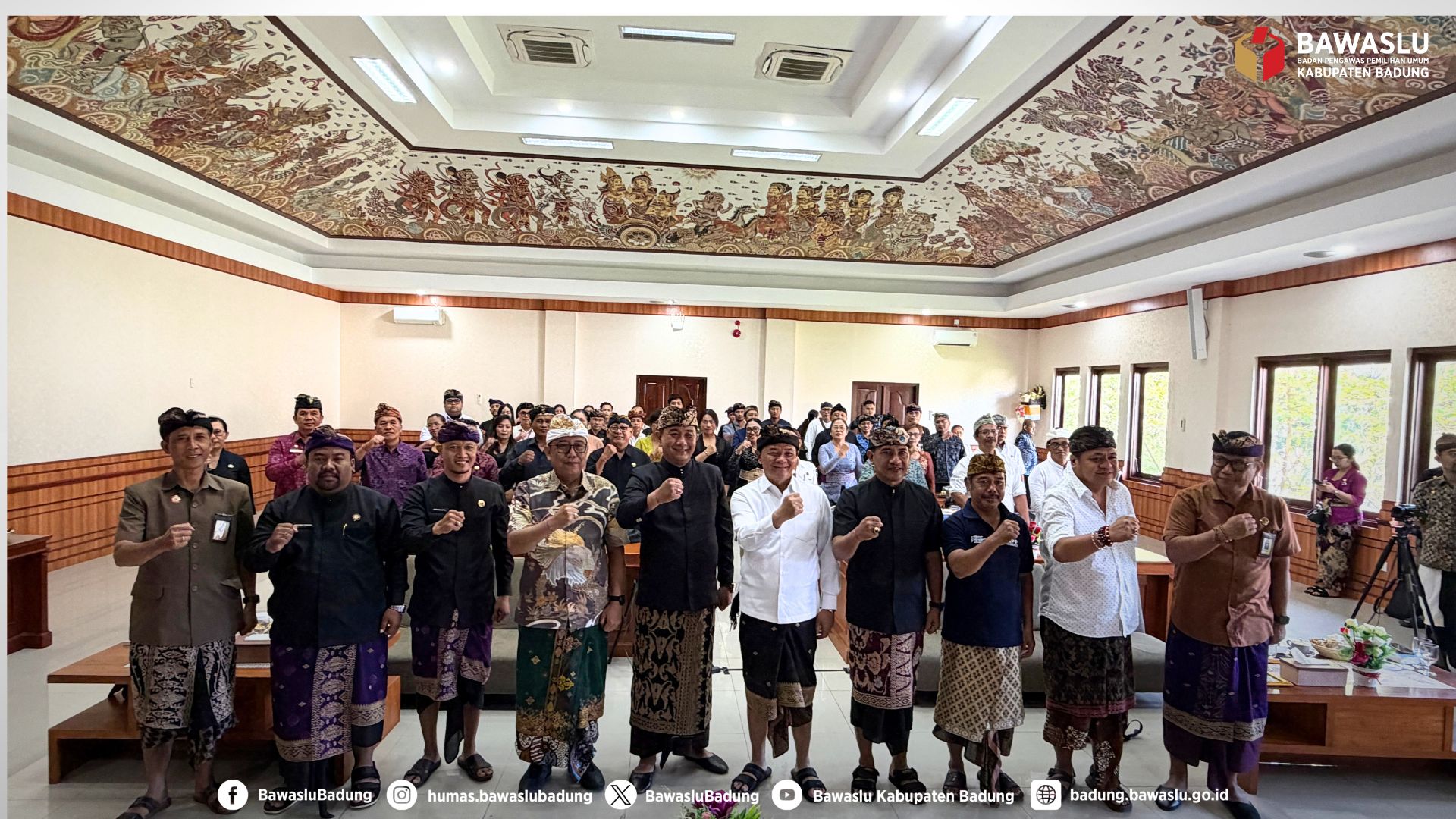 Foto bersama acara Bedah Buku Etika yang Melembaga Karya Prof. Jimly Asshiddiqie, Kamis (20/8/2026)