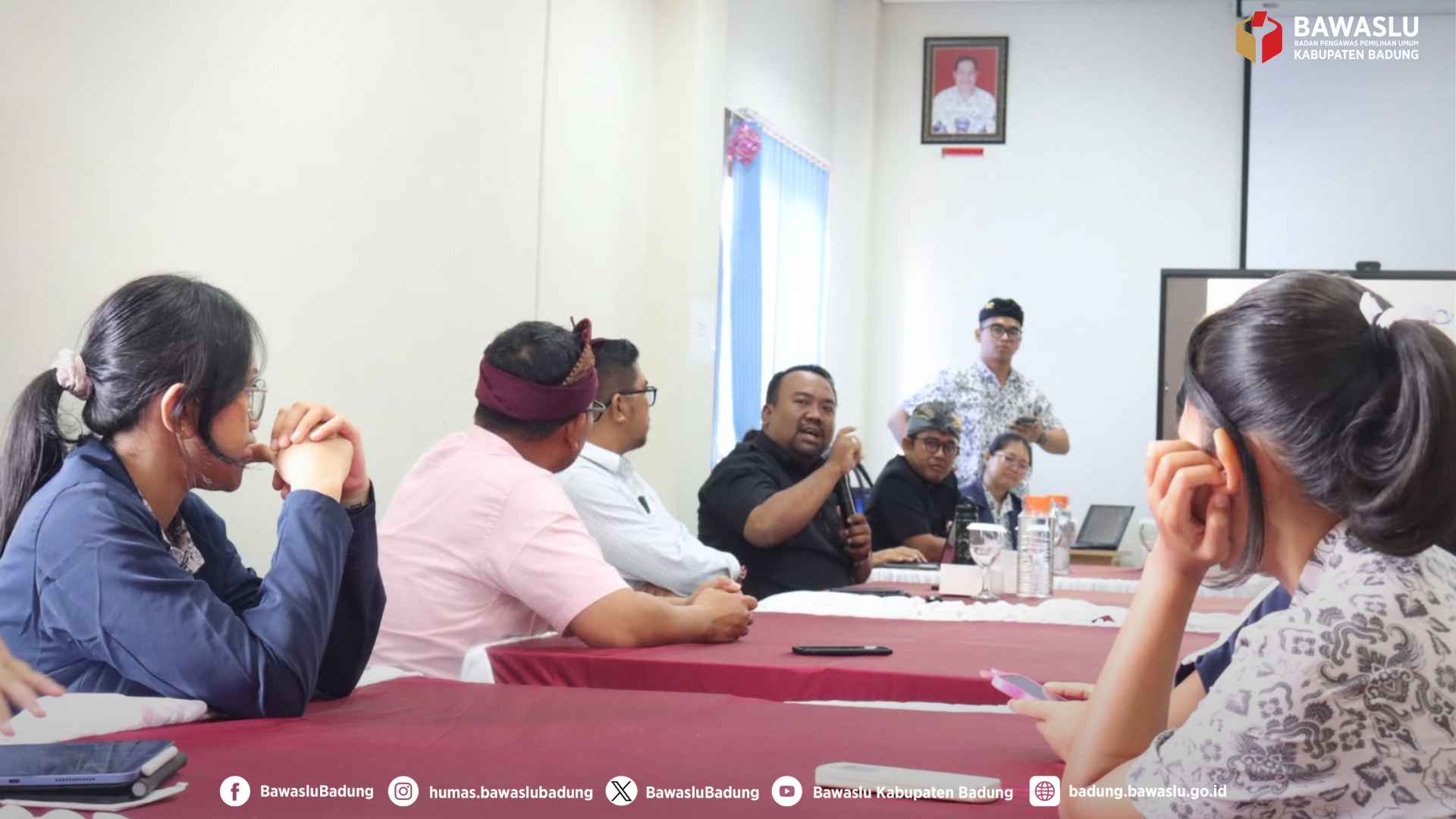 Anggota Bawaslu Badung, Rachmat Tamara melaksanakan pembinaan Pemilihan OSIS di SMAN 2 Abiansemal, (10/9/2026)
