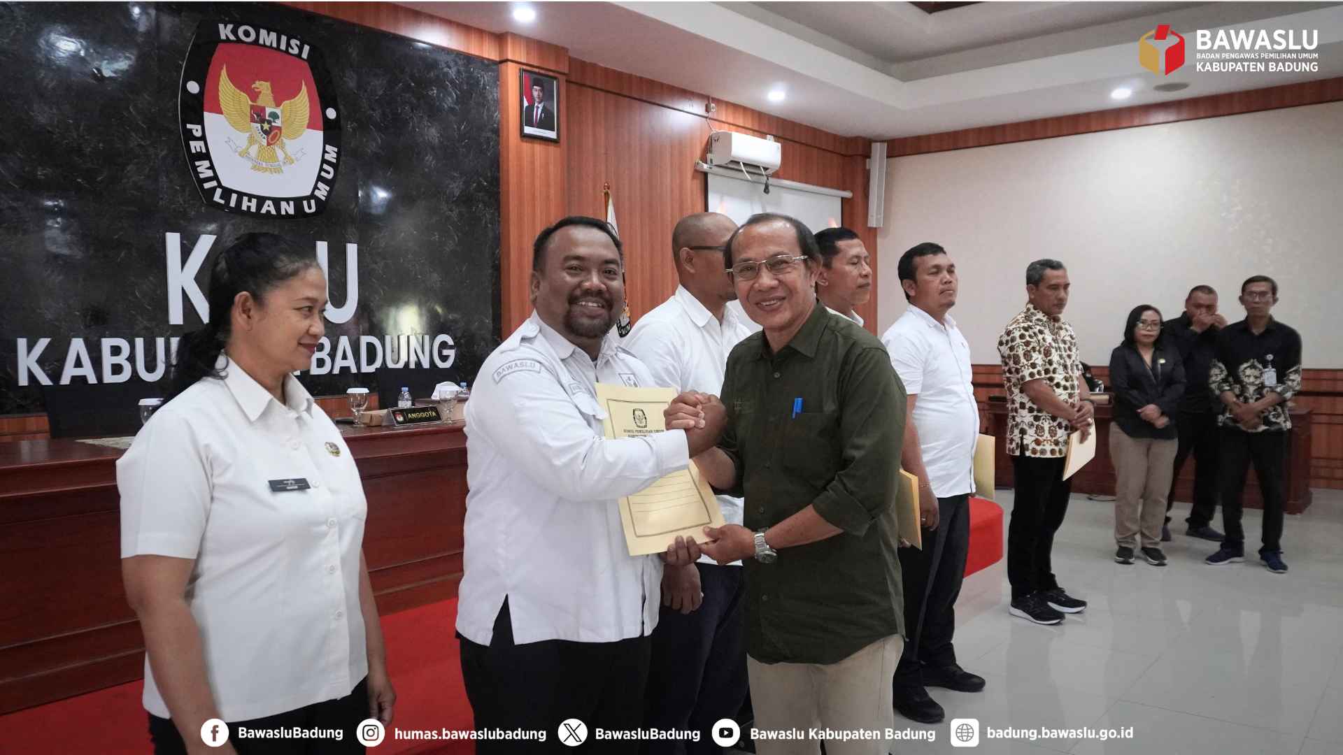 Anggota Bawaslu Badung, Rachmat Tamara menghadiri Pleno PDPB TW III Tahun 2026 di KPU Badung, Rabu (30/09/2026)