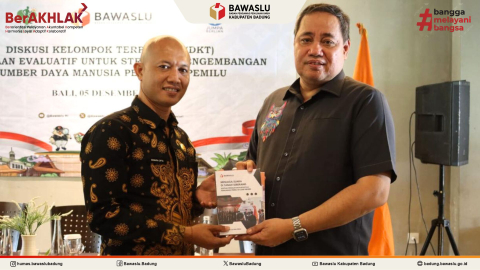 Herwyn serahkan Pohon Integritas