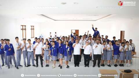 Sosialisasi Pengawasan Partisipatif GEMPAR di SMA N 3 Mengwi