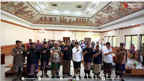 Foto bersama acara Bedah Buku Etika yang Melembaga Karya Prof. Jimly Asshiddiqie, Kamis (20/8/2026)
