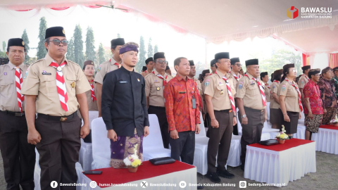 Ketua Bawaslu Badung menghadiri kegiatan Bawaslu Badung Hadiri Upacara Peringatan Hari Pramuka ke-65 di Dalung