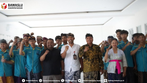 Pendidik Politik di SMKTI Bali Global  Badung
