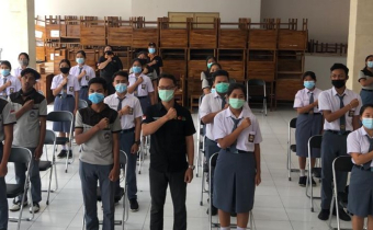 SOSIALISASI PEMILIH PEMULA DI SMAN 1 PETANG