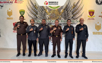 Foto Bersama Pimpinan Bawaslu Kabupaten Badung Bersama Kajari Badung