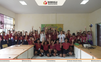 foto bersama siswa SMPN 4 Petang