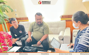 Koordinasi dengan Operator SIAK