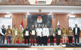 Penyerahan SK Pleno PDPB TW IV Tahun 2025