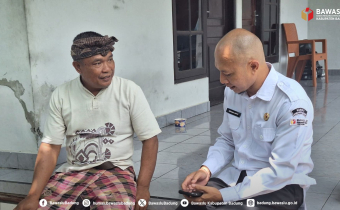 Bawaslu Badung mendatangi kediaman warga yang menjadi sampling
