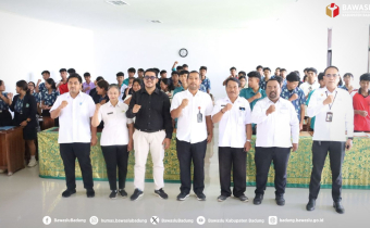 Foto Bersama usai kegiatan Sosialisasi Pengawasan Partisipatif (GEMPAR)