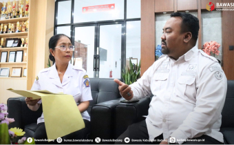 Konsolidasi Demokrasi bersama Wakasek Humas SMAN 2 Kuta Utara