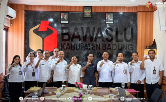 Foto Bersama usai kegiatan Konsolidasi Demokrasi