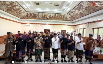 Foto bersama acara Bedah Buku Etika yang Melembaga Karya Prof. Jimly Asshiddiqie, Kamis (20/8/2026)