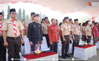 Ketua Bawaslu Badung menghadiri kegiatan Bawaslu Badung Hadiri Upacara Peringatan Hari Pramuka ke-65 di Dalung