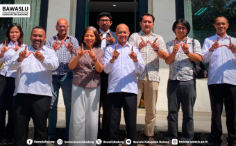 Audiensi ke Fakultas Ilmu Sosial dan Ilmu Politik Unwar