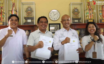 Penandatanganan MoU Sosialisasi PEDESTAL (Pemerintah Desa yang Netral) di SMK S Pariwisata Dalung, (9/9/2026)